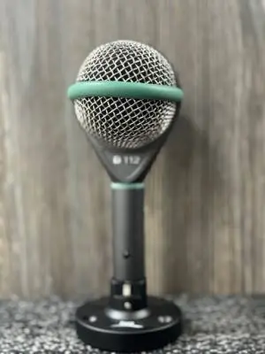 AKG - D112